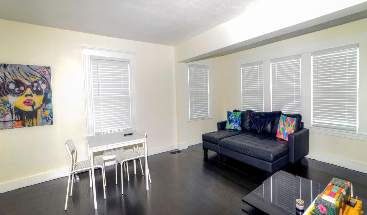 Modern Two Bedroom Condo - Boston Stoneham Exterior foto